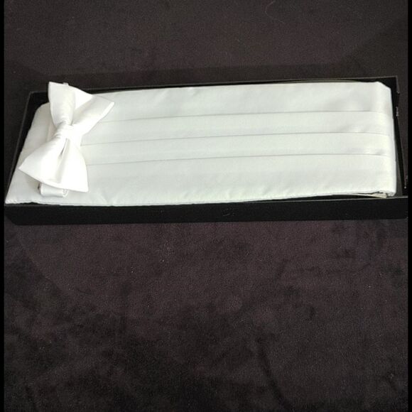 MEN'S FABIAN COUTURE WHITE CUMMERBUND & BOW TIE - Picture 2 of 4